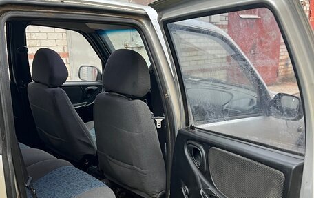 Chevrolet Niva I рестайлинг, 2005 год, 155 000 рублей, 8 фотография