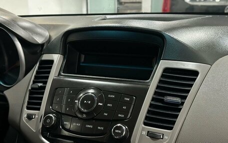 Chevrolet Cruze II, 2010 год, 749 900 рублей, 6 фотография