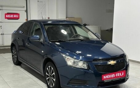 Chevrolet Cruze II, 2010 год, 749 900 рублей, 2 фотография