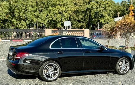 Mercedes-Benz E-Класс, 2018 год, 3 300 000 рублей, 6 фотография