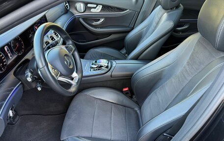 Mercedes-Benz E-Класс, 2018 год, 3 300 000 рублей, 19 фотография
