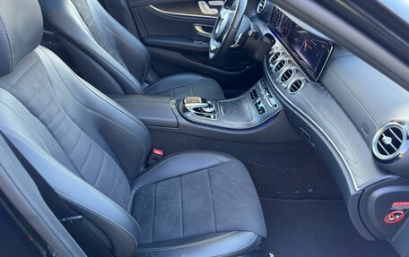 Mercedes-Benz E-Класс, 2018 год, 3 300 000 рублей, 25 фотография