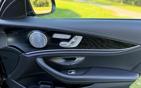 Mercedes-Benz E-Класс, 2018 год, 3 300 000 рублей, 28 фотография