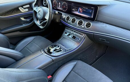 Mercedes-Benz E-Класс, 2018 год, 3 300 000 рублей, 33 фотография