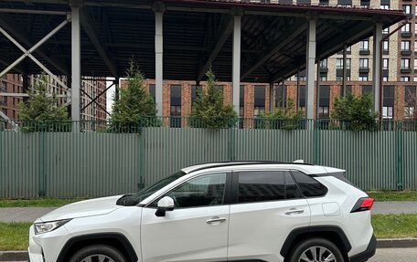 Toyota RAV4, 2022 год, 3 950 000 рублей, 3 фотография