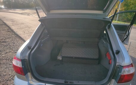 Mazda 626, 2001 год, 400 000 рублей, 26 фотография