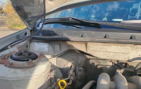 Mazda 626, 2001 год, 400 000 рублей, 34 фотография