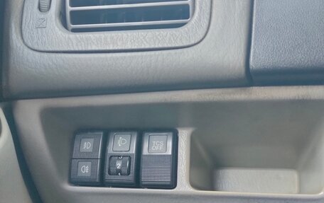 Mazda 626, 2001 год, 400 000 рублей, 37 фотография