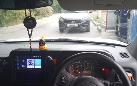 Nissan Cube II, 2002 год, 300 000 рублей, 6 фотография