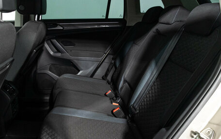 Volkswagen Tiguan II, 2019 год, 2 399 700 рублей, 10 фотография