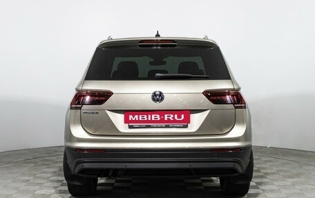 Volkswagen Tiguan II, 2019 год, 2 399 700 рублей, 6 фотография