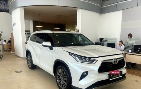 Toyota Highlander, 2024 год, 6 380 000 рублей, 2 фотография