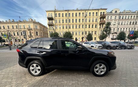 Toyota RAV4, 2021 год, 3 725 000 рублей, 9 фотография