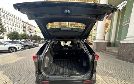 Toyota RAV4, 2021 год, 3 725 000 рублей, 6 фотография