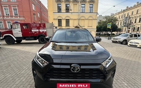 Toyota RAV4, 2021 год, 3 725 000 рублей, 12 фотография