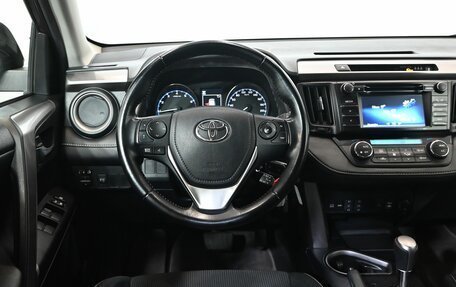 Toyota RAV4, 2015 год, 2 370 000 рублей, 13 фотография