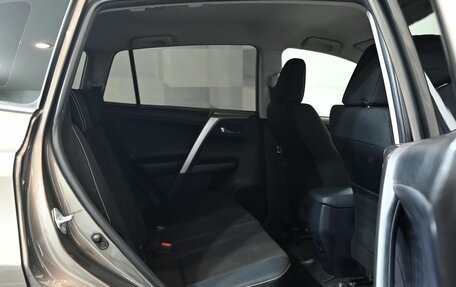 Toyota RAV4, 2015 год, 2 370 000 рублей, 21 фотография