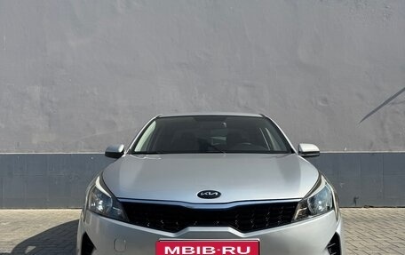 KIA Rio IV, 2017 год, 1 200 000 рублей, 2 фотография