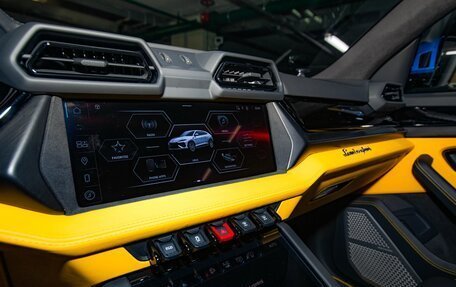 Lamborghini Urus I, 2025 год, 42 000 000 рублей, 16 фотография