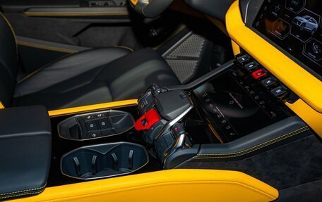 Lamborghini Urus I, 2025 год, 42 000 000 рублей, 17 фотография