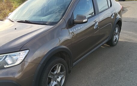 Renault Logan II, 2019 год, 950 000 рублей, 1 фотография