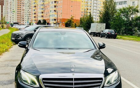 Mercedes-Benz E-Класс, 2019 год, 3 100 000 рублей, 1 фотография
