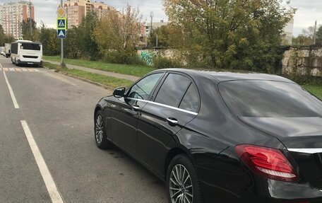 Mercedes-Benz E-Класс, 2019 год, 3 100 000 рублей, 6 фотография