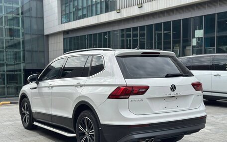 Volkswagen Tiguan II, 2021 год, 2 490 000 рублей, 5 фотография