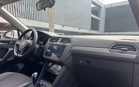 Volkswagen Tiguan II, 2021 год, 2 490 000 рублей, 7 фотография