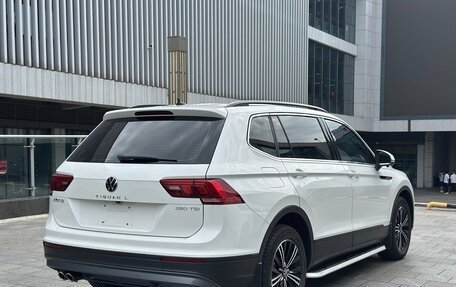 Volkswagen Tiguan II, 2021 год, 2 490 000 рублей, 4 фотография