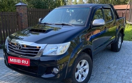 Toyota Hilux VII, 2012 год, 2 000 000 рублей, 2 фотография