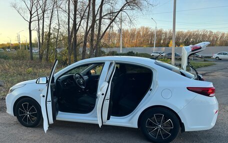 KIA Rio IV, 2018 год, 890 000 рублей, 15 фотография