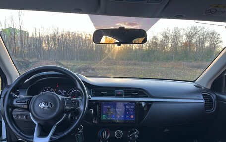 KIA Rio IV, 2018 год, 890 000 рублей, 14 фотография