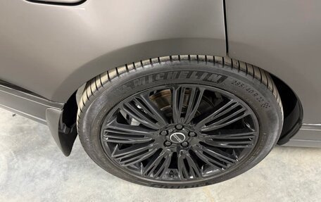 Land Rover Range Rover IV рестайлинг, 2018 год, 5 600 000 рублей, 7 фотография