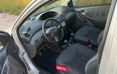 Toyota Yaris I рестайлинг, 2003 год, 320 000 рублей, 7 фотография