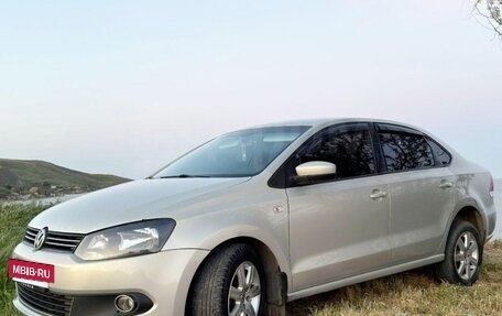 Volkswagen Polo VI (EU Market), 2011 год, 830 000 рублей, 2 фотография
