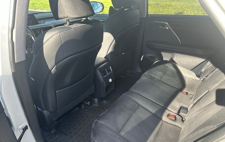 Lexus RX IV рестайлинг, 2016 год, 3 600 000 рублей, 17 фотография