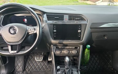 Volkswagen Tiguan II, 2017 год, 3 500 000 рублей, 2 фотография