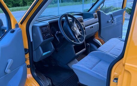 Volkswagen Transporter T4, 2000 год, 1 370 000 рублей, 5 фотография