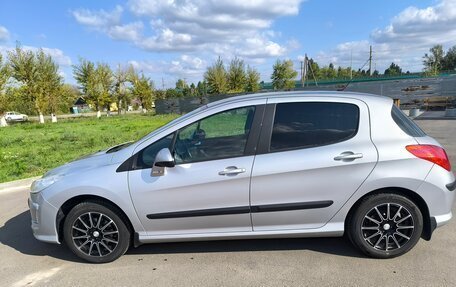 Peugeot 308 II, 2011 год, 890 000 рублей, 2 фотография