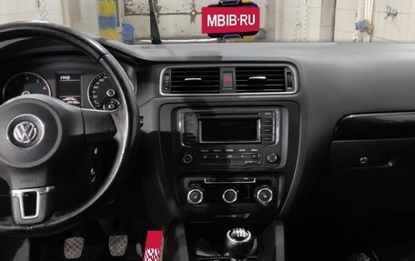 Volkswagen Jetta VI, 2011 год, 1 150 000 рублей, 4 фотография
