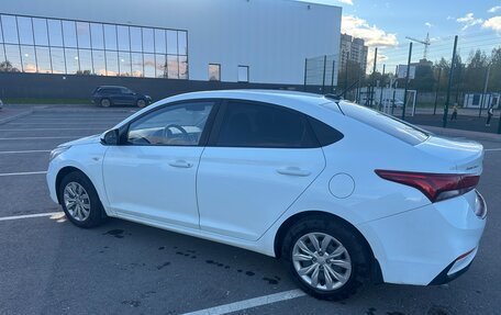 Hyundai Solaris II рестайлинг, 2018 год, 980 000 рублей, 2 фотография