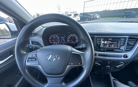 Hyundai Solaris II рестайлинг, 2018 год, 980 000 рублей, 8 фотография