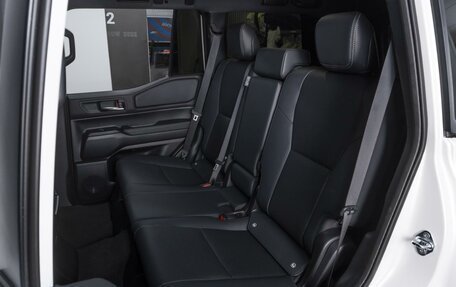 Toyota Land Cruiser Prado, 2024 год, 9 794 000 рублей, 10 фотография