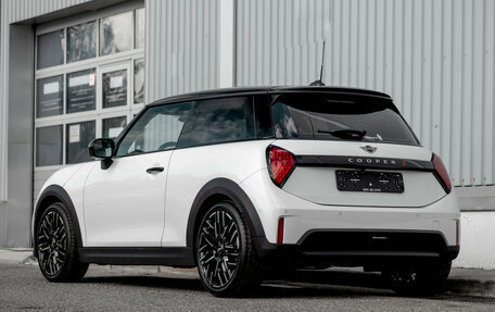 MINI Hatch, 2024 год, 5 450 000 рублей, 2 фотография