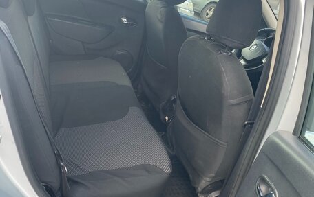 Renault Sandero II рестайлинг, 2016 год, 850 000 рублей, 17 фотография