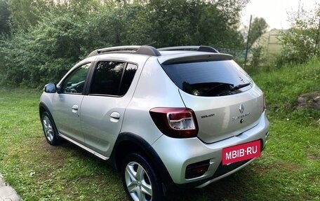 Renault Sandero II рестайлинг, 2017 год, 950 000 рублей, 2 фотография