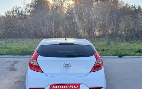 Hyundai Solaris II рестайлинг, 2015 год, 900 000 рублей, 3 фотография