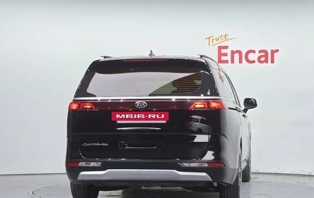 KIA Carnival, 2021 год, 2 250 000 рублей, 4 фотография