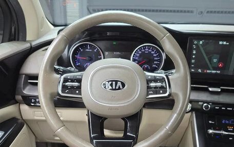 KIA Carnival, 2021 год, 2 250 000 рублей, 13 фотография